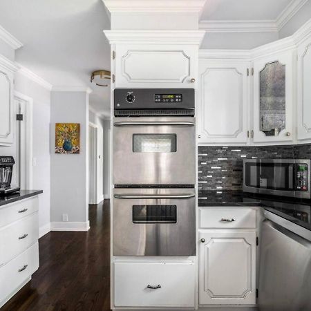 Spacious, Luxury Renovated Home With 4 Kings, Firepit Glen Ellyn Exterior foto