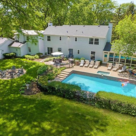 Spacious, Luxury Renovated Home With 4 Kings, Firepit Glen Ellyn Exterior foto