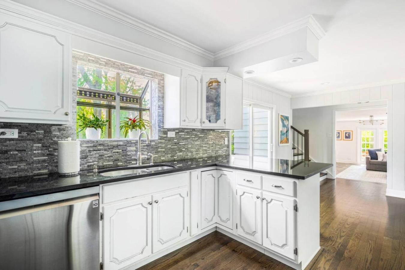 Spacious, Luxury Renovated Home With 4 Kings, Firepit Glen Ellyn Exterior foto