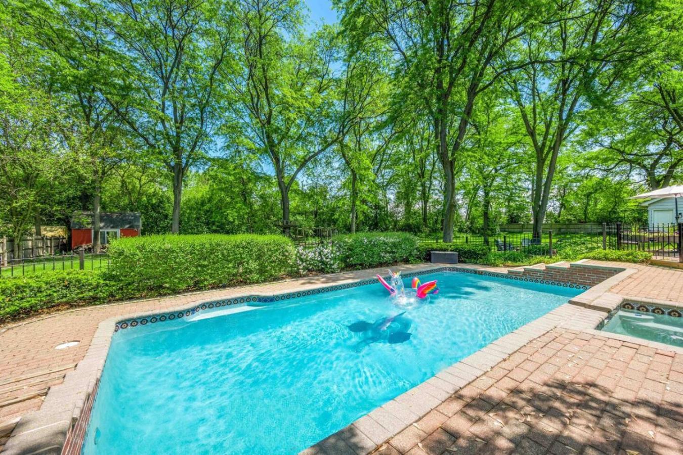 Spacious, Luxury Renovated Home With 4 Kings, Firepit Glen Ellyn Exterior foto